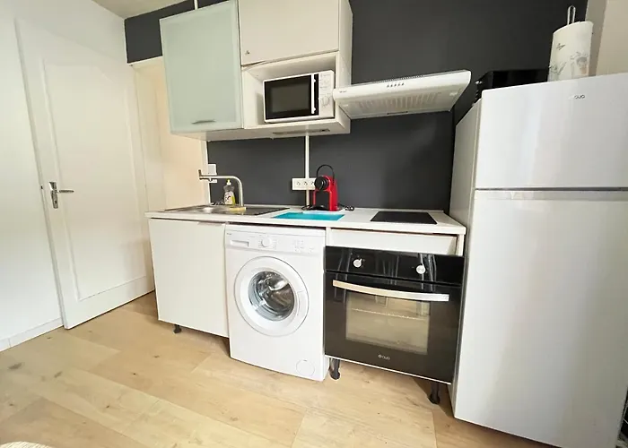 Maison De Plain Pied Avec Exterieur פלורק